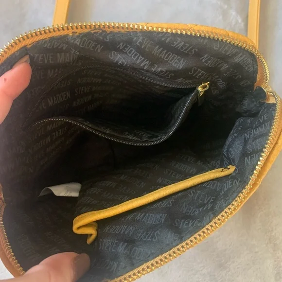 Steve Madden satchel 💛 - Picture 3 of 6